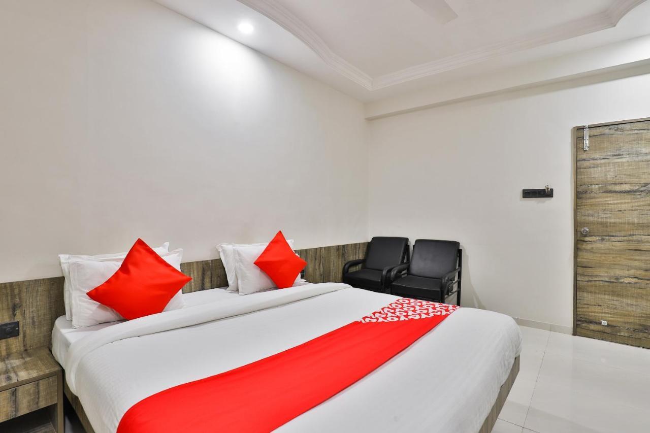 Oyo 23540 Hotel Suryakant Rajkot Exterior foto